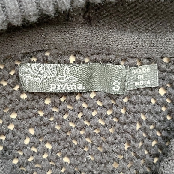 Prana Sugar Beach Hooded Sweater 100% Organic Cotton in Black, Size Small - Picture 3 of 12